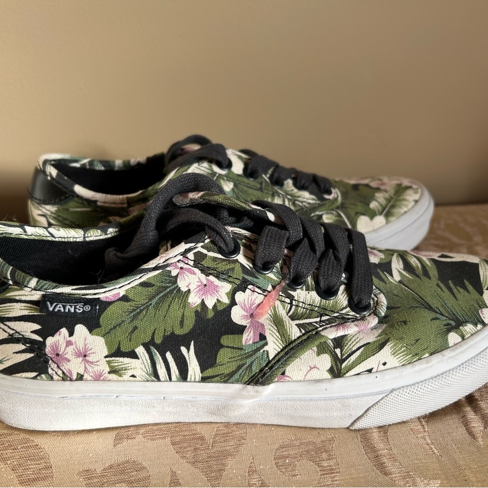 Women’s Vans Shoes size 6.5 Hawaiian Flowers